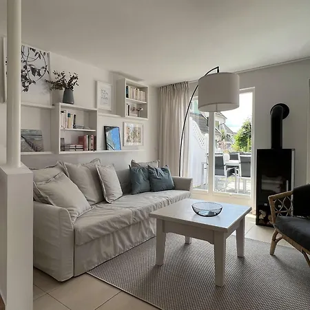 Strandnahes, Modernes Haus Mit Kamin Und Terrasse - Kuestenwind *