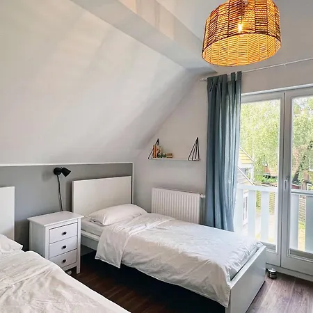 Strandnahes, Modernes Haus Mit Kamin Und Terrasse - Küstenwind